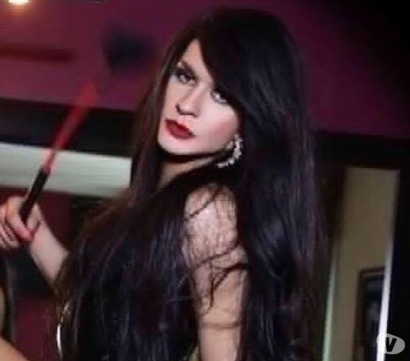 Jolie Natasha nouvelle douceur trans latine à Nantes